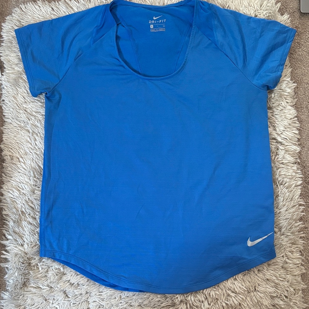 Nike Women's Short Sleeve size small work out top